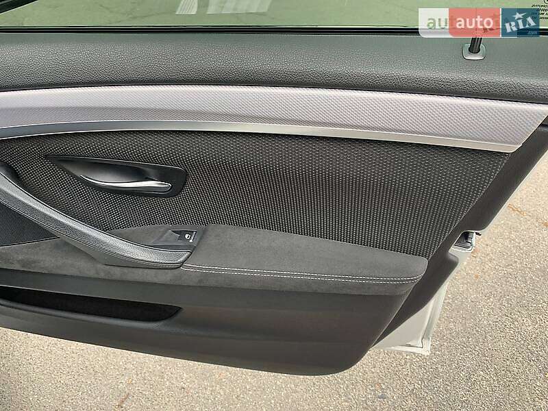 Седан BMW 5 Series 2011 в Львове