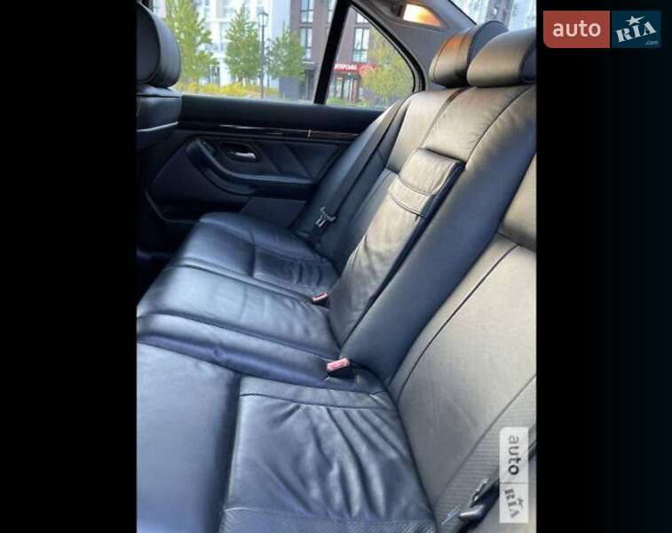 Седан BMW 5 Series 2002 в Заречном