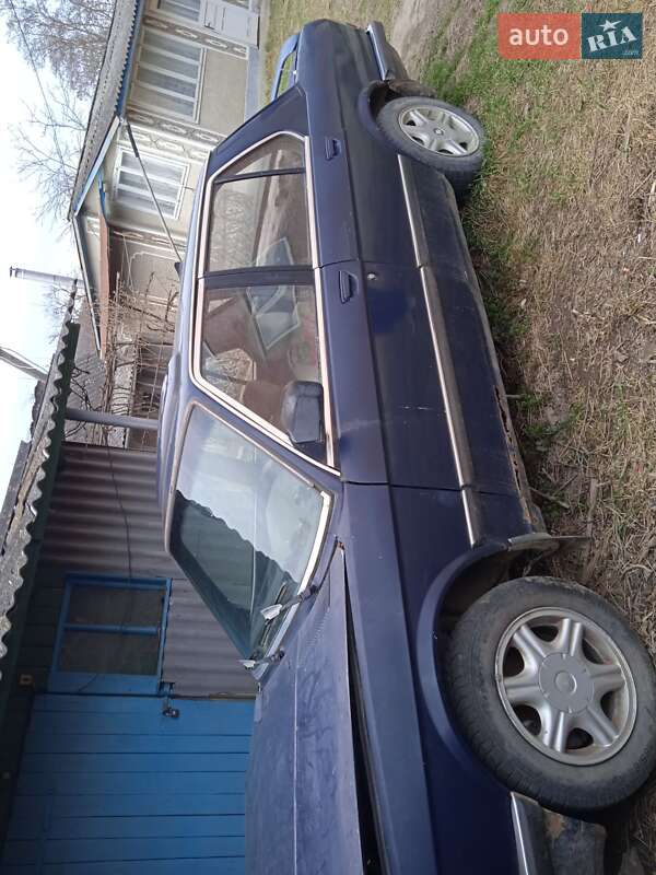 Седан BMW 5 Series 1985 в Мельнице-Подольской