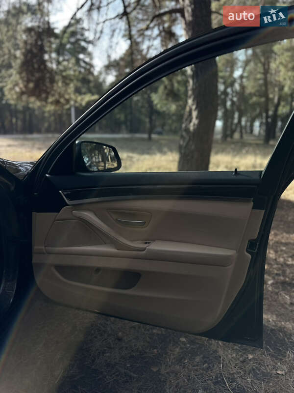 Седан BMW 5 Series 2010 в Сумах