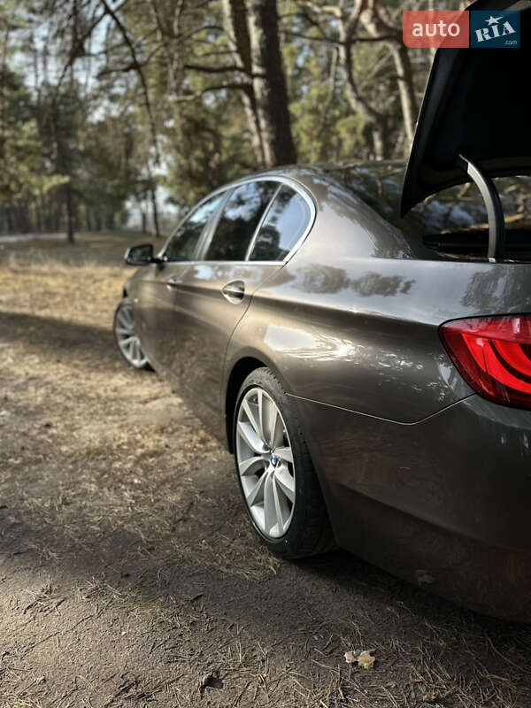 Седан BMW 5 Series 2010 в Сумах