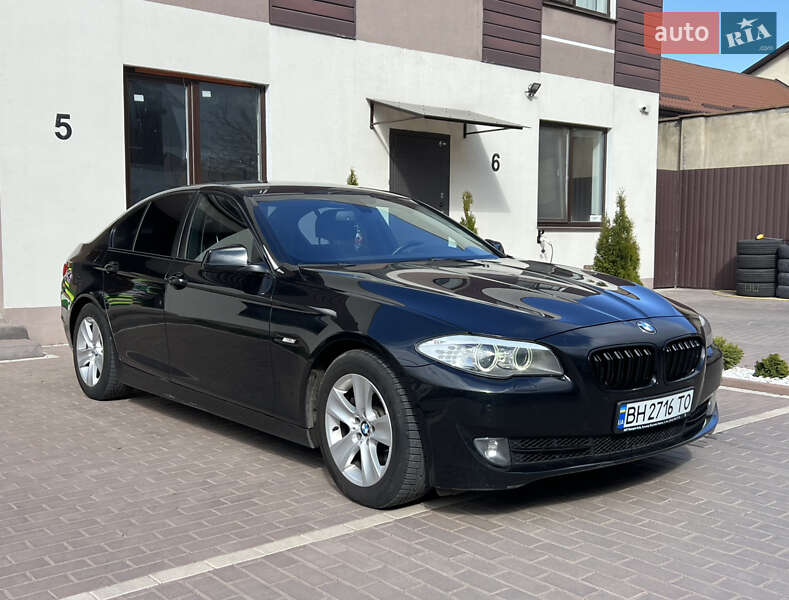 Седан BMW 5 Series 2012 в 