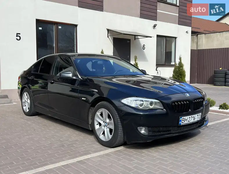 Седан BMW 5 Series 2012 в 