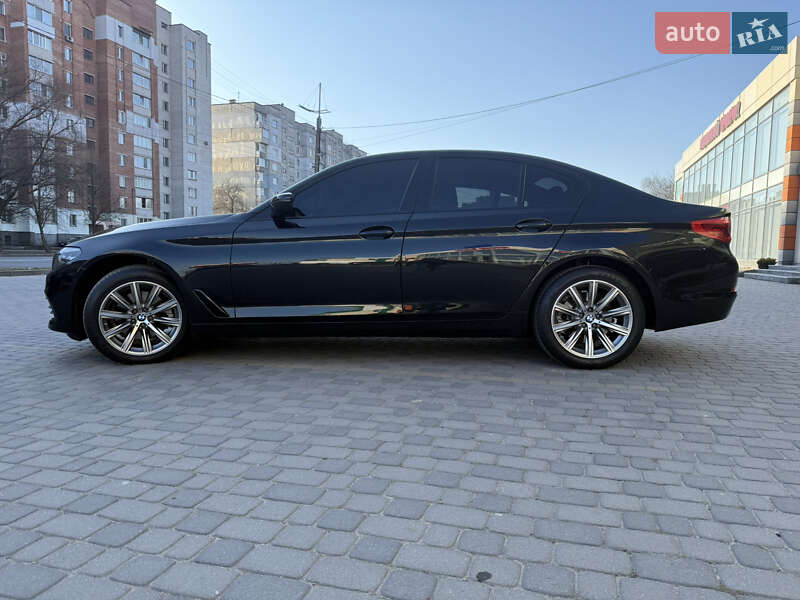 Седан BMW 5 Series 2017 в Хмельницком