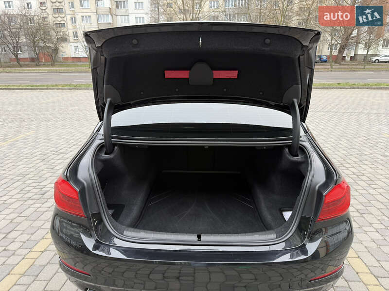 Седан BMW 5 Series 2017 в Хмельницком