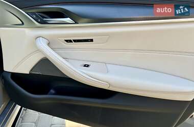 Седан BMW 5 Series 2020 в 