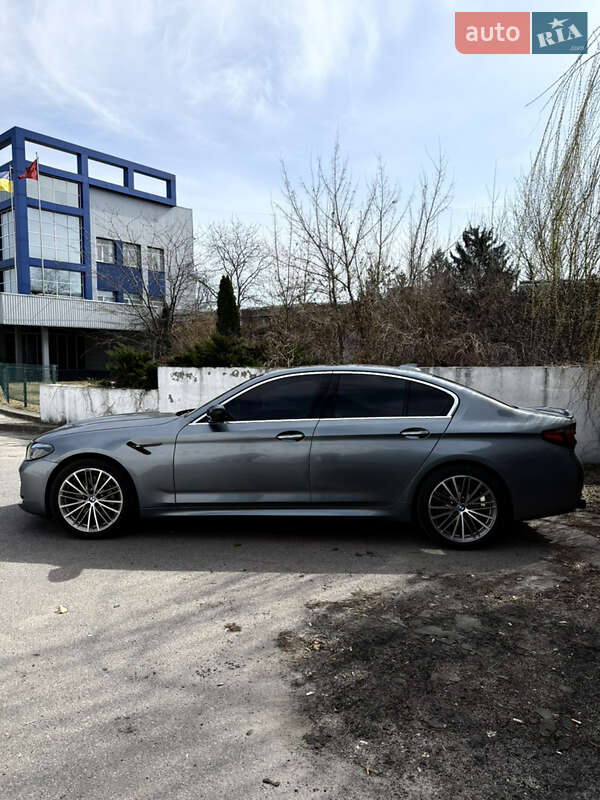 Седан BMW 5 Series 2017 в Виннице