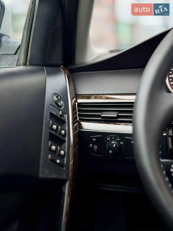 Седан BMW 5 Series 2003 в Черновцах