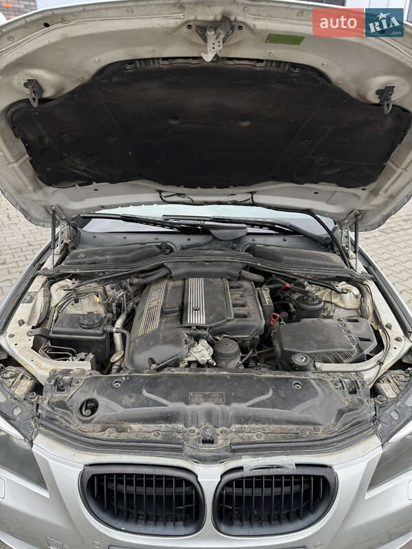 Седан BMW 5 Series 2003 в Черновцах