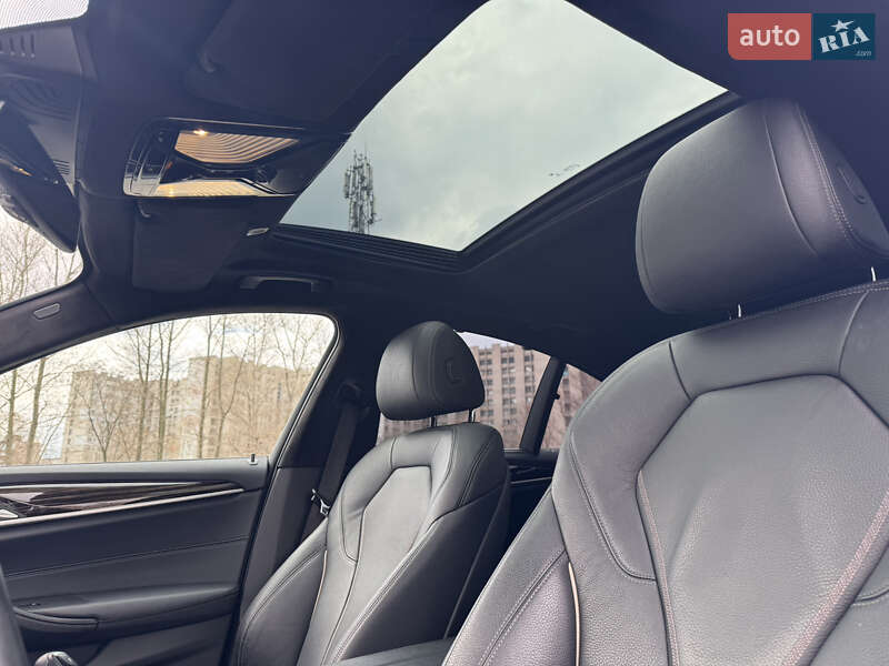 Седан BMW 5 Series 2019 в Дніпрі