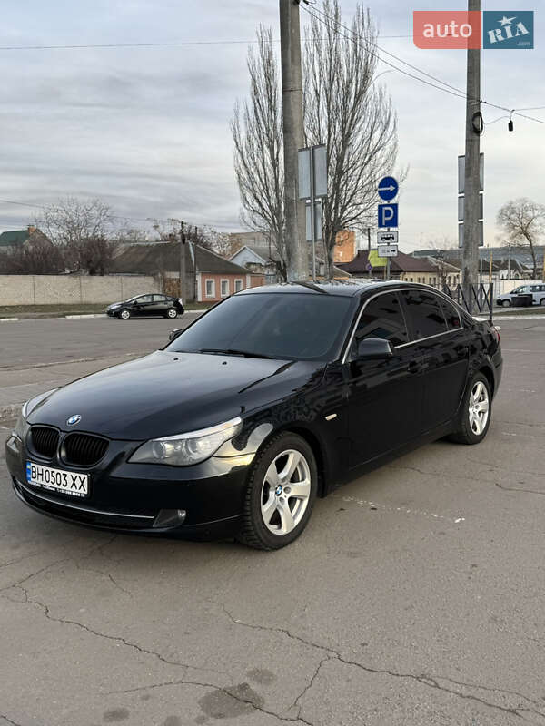 Седан BMW 5 Series 2009 в 