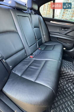 Седан BMW 5 Series 2012 в 