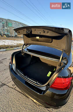 Седан BMW 5 Series 2012 в 