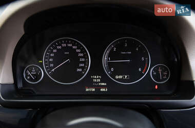 Седан BMW 5 Series 2012 в 