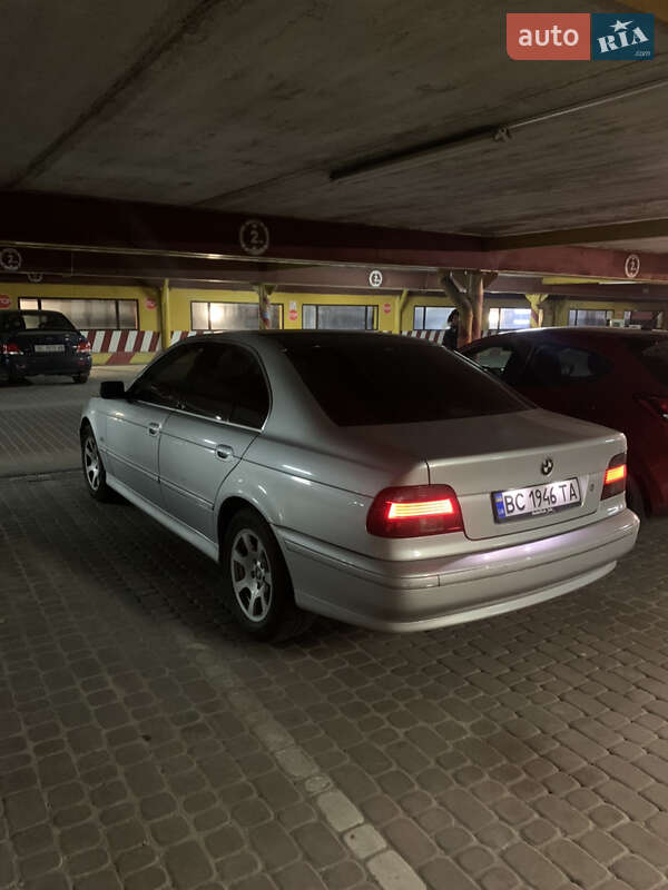 Седан BMW 5 Series 2001 в Львові