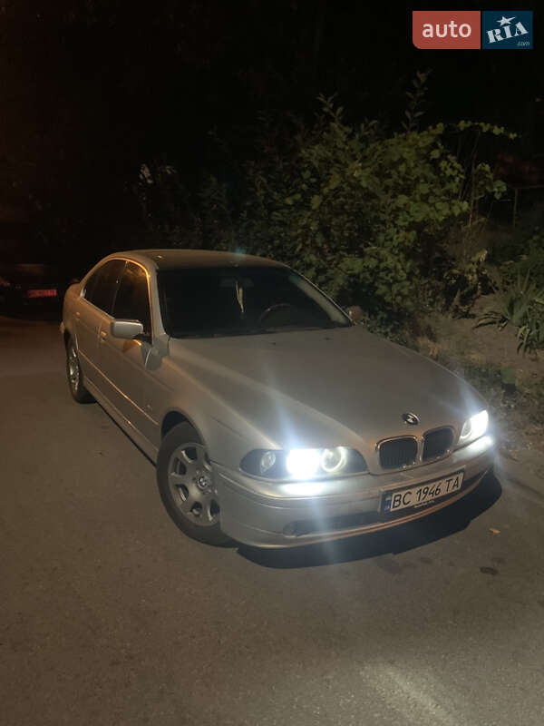 Седан BMW 5 Series 2001 в Львові