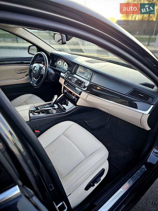Седан BMW 5 Series 2013 в Львові