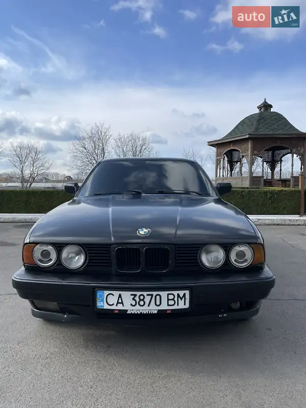 Седан BMW 5 Series 1990 в 