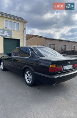 Седан BMW 5 Series 1990 в Шполі