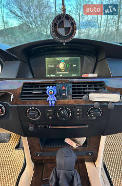Седан BMW 5 Series 2005 в 