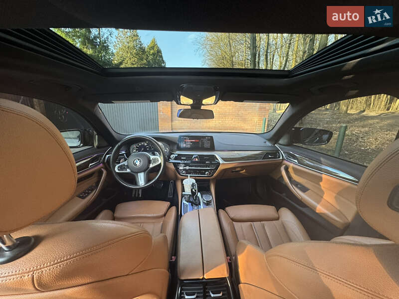 Седан BMW 5 Series 2017 в Львове