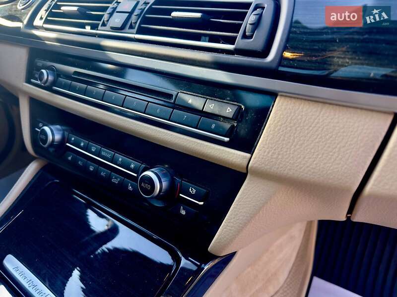 Седан BMW 5 Series 2013 в Львове