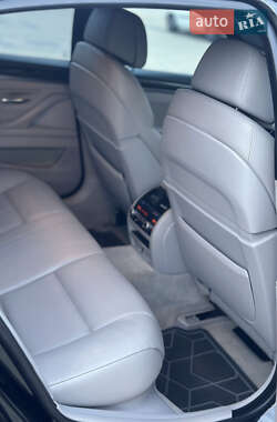 Седан BMW 5 Series 2012 в 