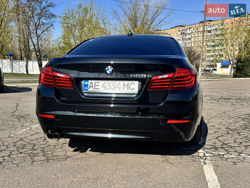 Седан BMW 5 Series 2014 в Кривом Роге