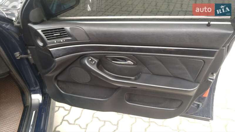Седан BMW 5 Series 2001 в Луцке