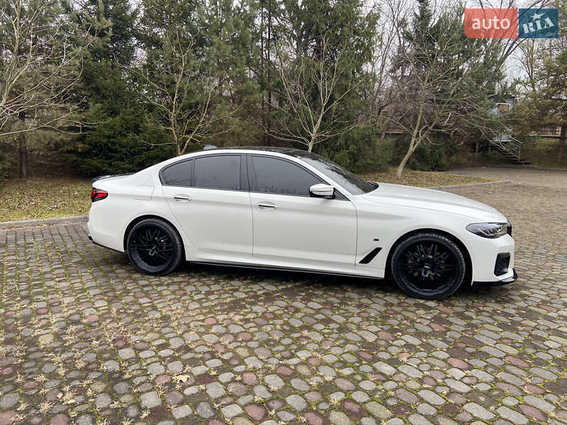 Седан BMW 5 Series 2017 в Львове