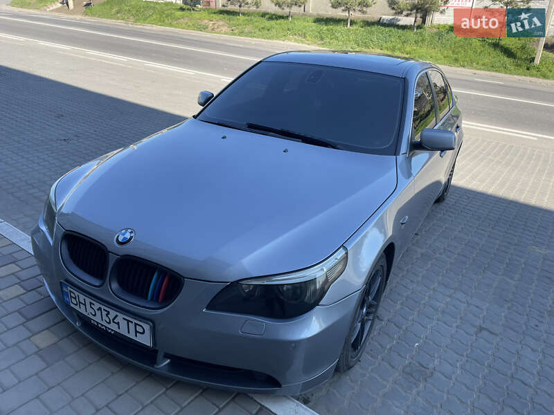 Седан BMW 5 Series 2005 в 