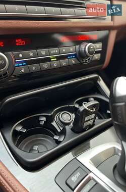 Седан BMW 5 Series 2012 в 