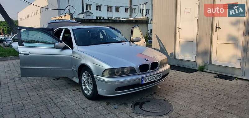 Седан BMW 5 Series 2003 в Львові