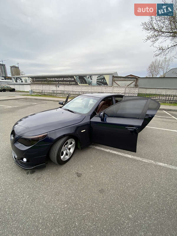 Седан BMW 5 Series 2003 в Киеве