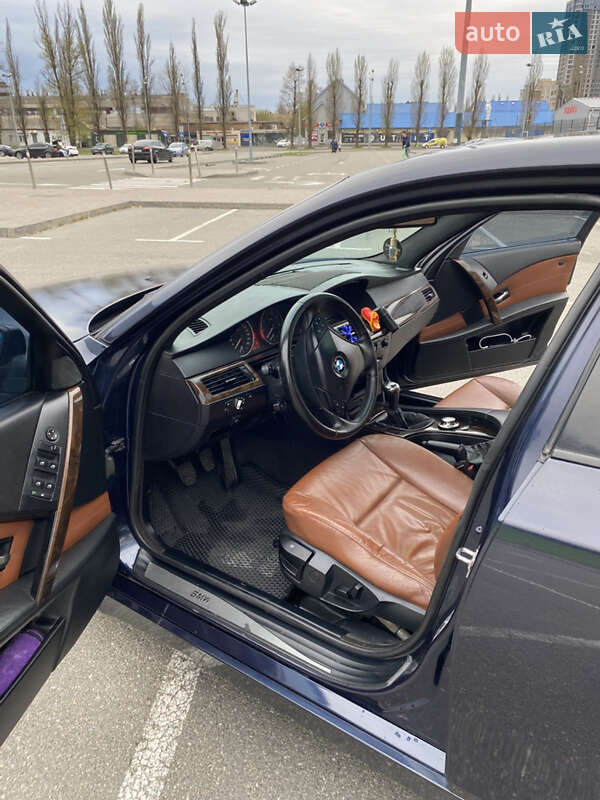 Седан BMW 5 Series 2003 в Киеве