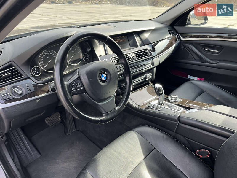 Седан BMW 5 Series 2013 в Черновцах