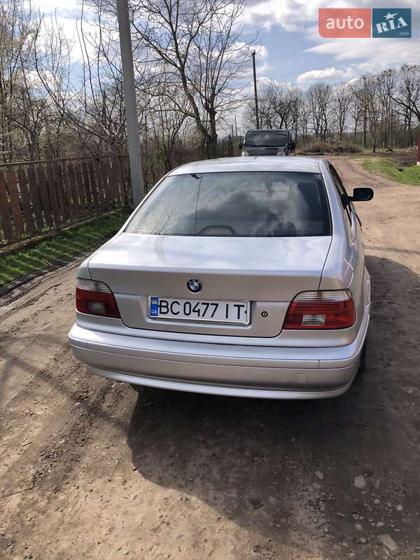 Седан BMW 5 Series 2002 в Львове