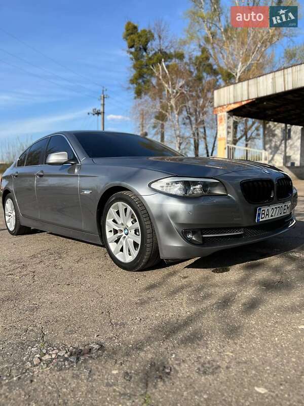 Седан BMW 5 Series 2010 в 