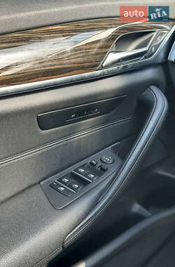 Седан BMW 5 Series 2018 в 
