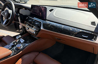 Седан BMW 5 Series 2021 в 