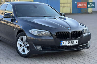 Седан BMW 5 Series 2010 в 