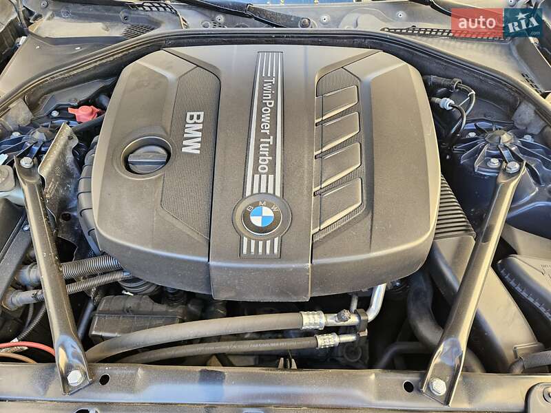 Седан BMW 5 Series 2013 в Ужгороде