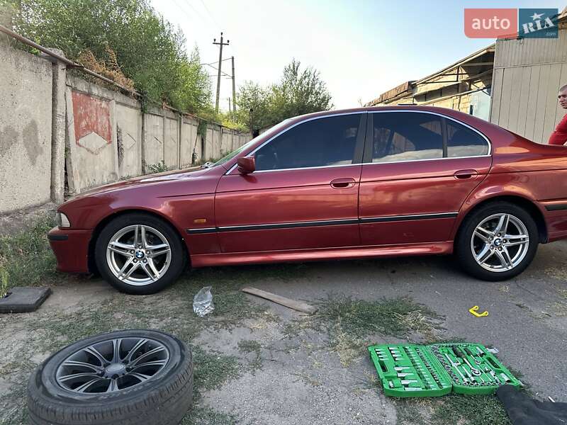 Седан BMW 5 Series 1997 в Запоріжжі