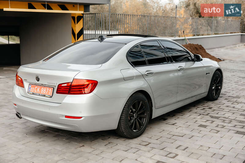 Седан BMW 5 Series 2015 в Києві