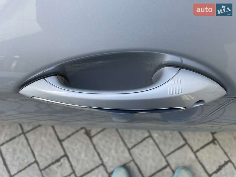 Седан BMW 5 Series 2014 в Львові