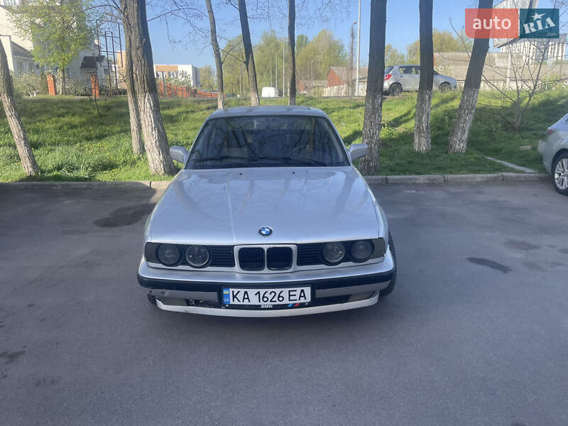 Седан BMW 5 Series 1991 в Києві