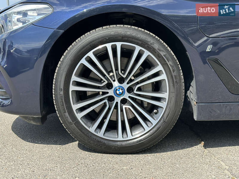 Седан BMW 5 Series 2017 в Киеве фото 11 Седан BMW 5 Series 2017 в Киеве