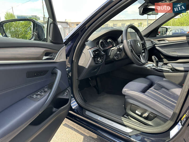 Седан BMW 5 Series 2017 в Киеве фото 15 Седан BMW 5 Series 2017 в Киеве