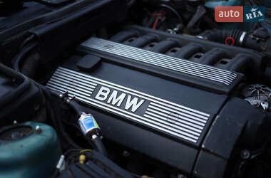 Седан BMW 5 Series 1993 в 