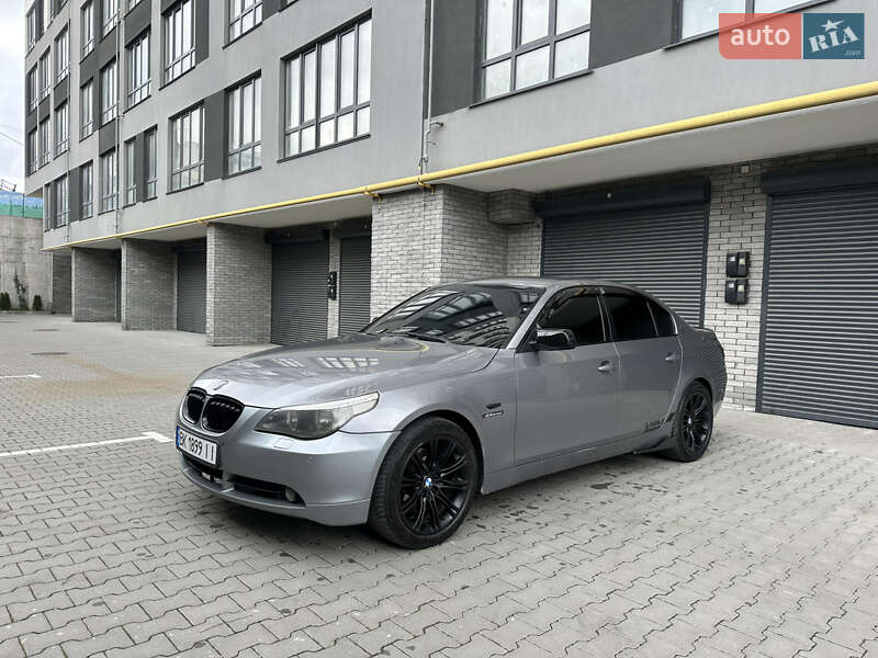 Седан BMW 5 Series 2004 в 